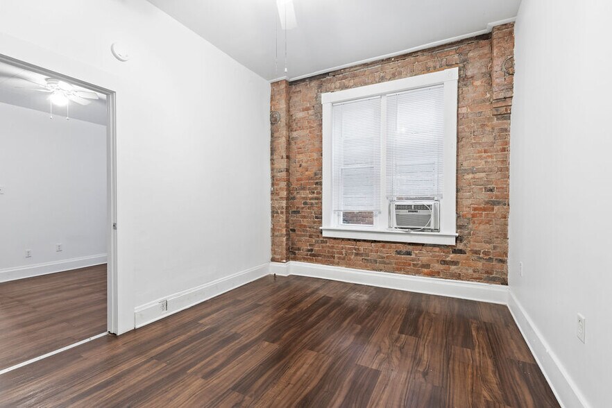 More Photos Of 1185-1205 W Broad St, Columbus Storefront Retail Office For Sale