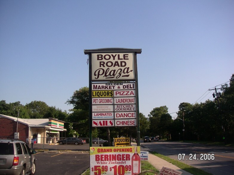 More Photos Of 357-379 Boyle Rd, Selden Restaurant For Lease