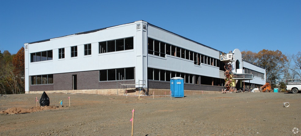 More Photos Of 55 Sebethe Dr, Cromwell Office For Lease