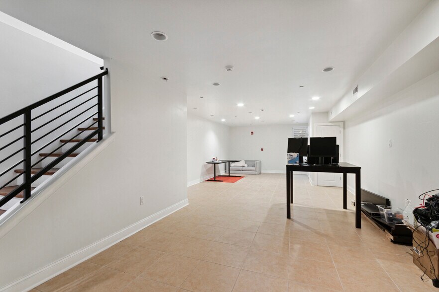 More Photos Of 1860 Frankford Ave, Philadelphia Storefront Retail Residential For Sale