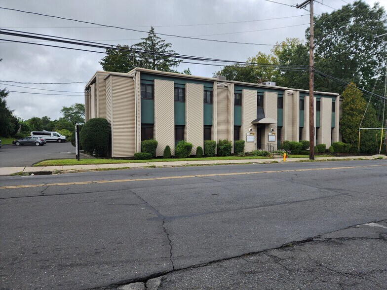 More Photos Of 276 Highland Ave, Waterbury Office For Lease