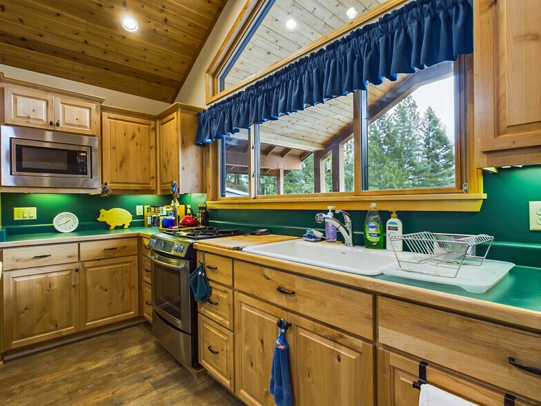 More Photos Of 10 Estabrook, Trinity Center Land For Sale