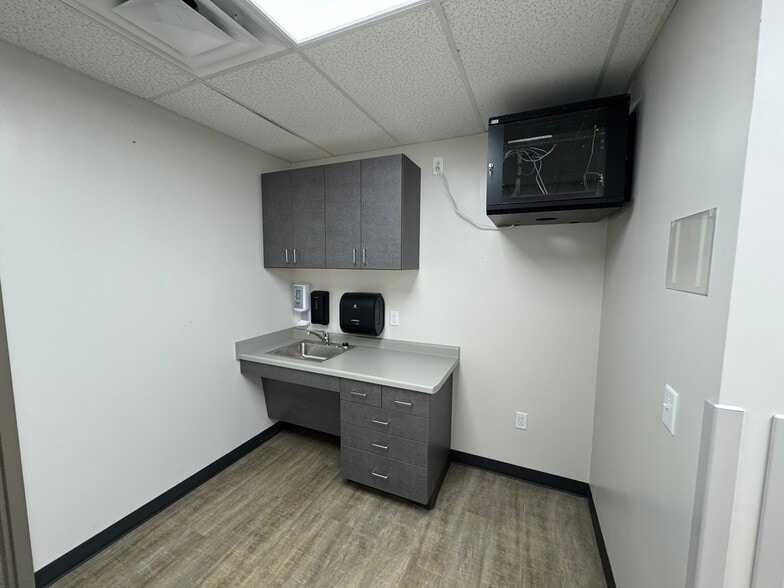 More Photos Of 105 Newsom St, Durham Medical For Lease
