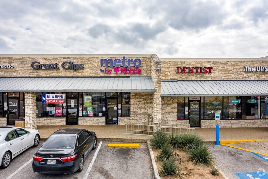 More Photos Of 2929-2951 Thousand Oaks Dr, San Antonio Storefront For Lease