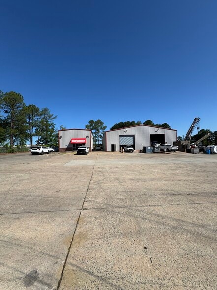 More Photos Of 5 Production Dr, Little Rock Warehouse For Lease