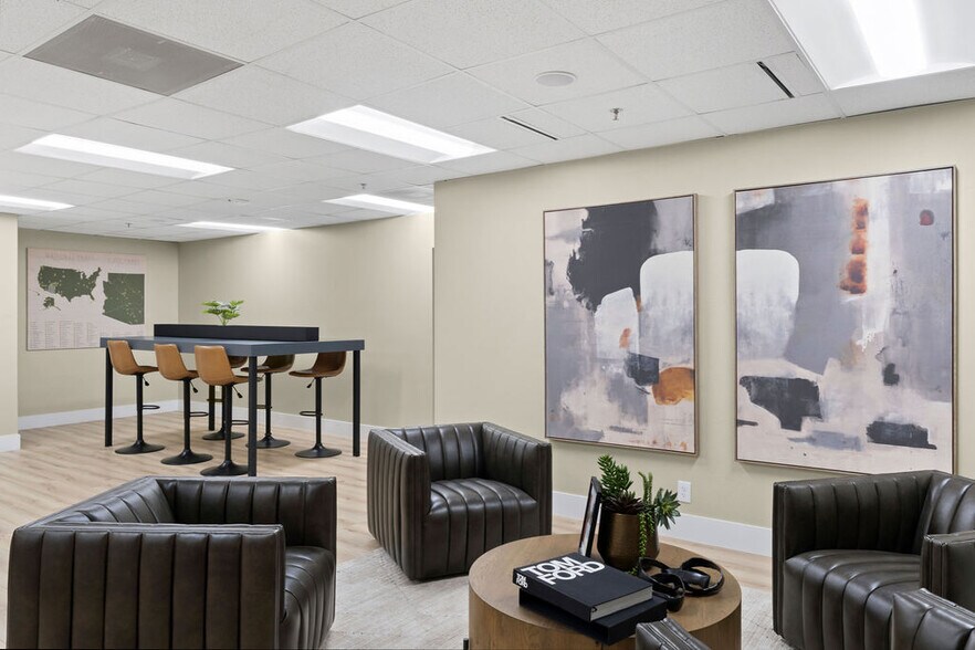 More Photos Of 560 W Brown Rd, Mesa Office For Lease