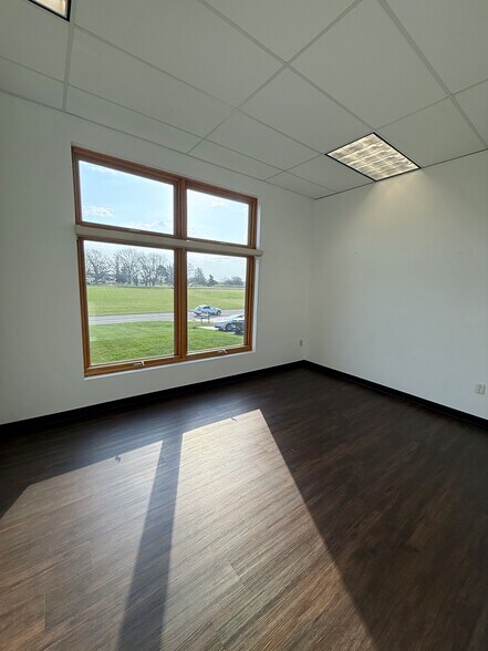 More Photos Of 4131-4133 N Perryville Rd, Loves Park Storefront Retail Office For Lease