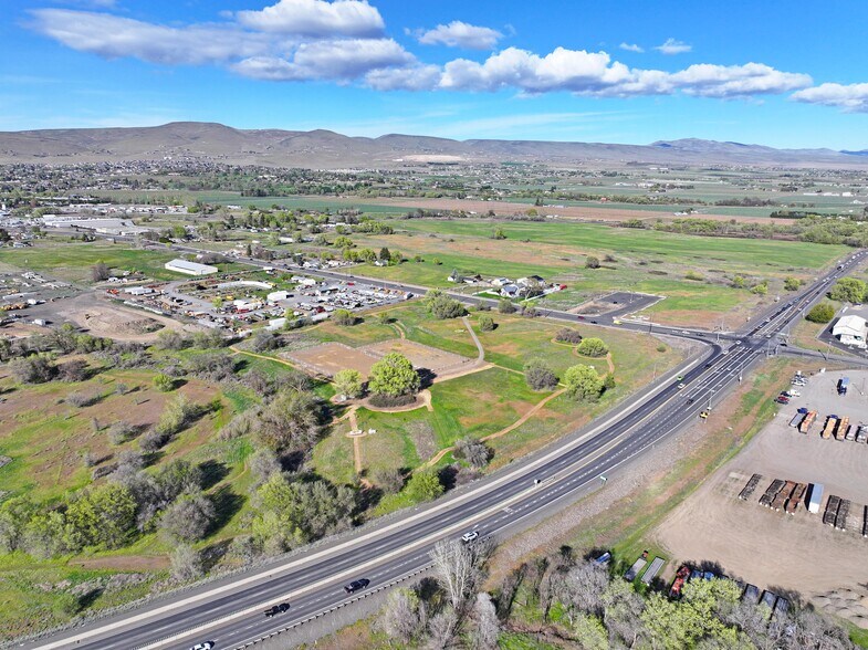 More Photos Of University Parkway at Highway 24, Yakima Land For Sale
