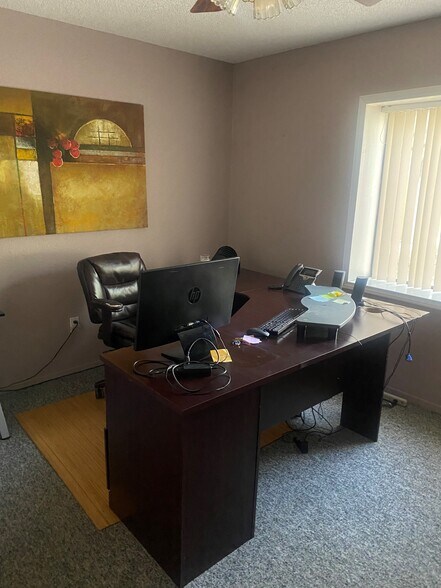 More Photos Of 2020 E 8th St, Odessa Office For Sale