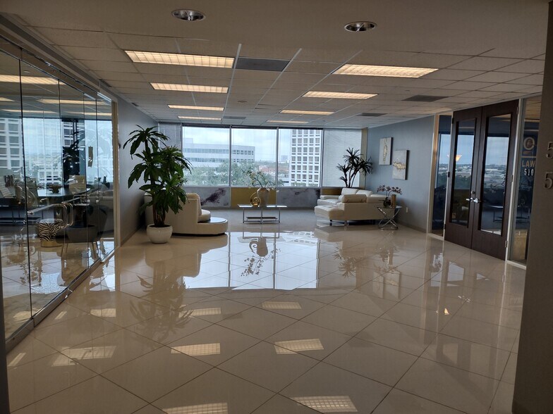 More Photos Of 6464 Savoy Dr, Houston Office For Lease