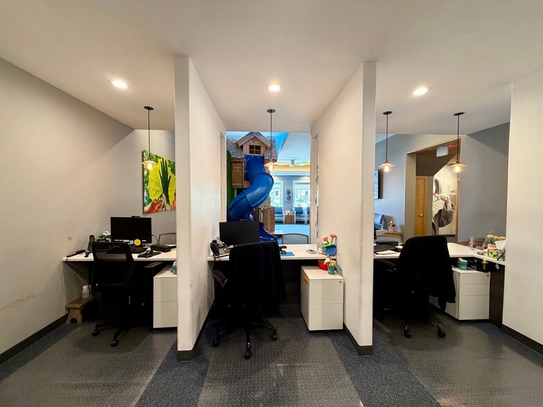 More Photos Of 134 W State St, Sycamore Office Residential For Sale