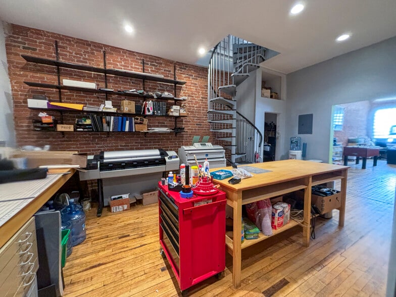 More Photos Of 959 Islington St, Portsmouth Freestanding For Lease
