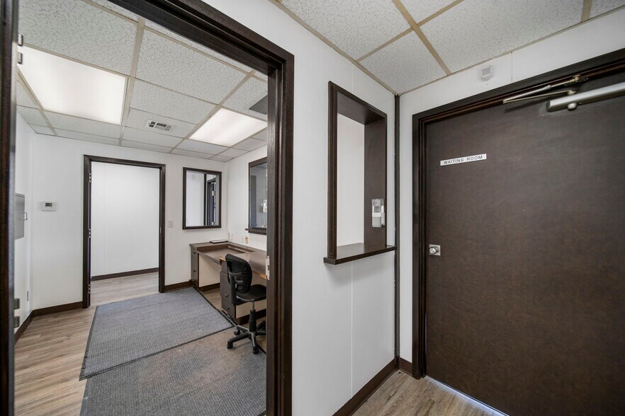 More Photos Of 700 S Main St, Grove Medical For Sale