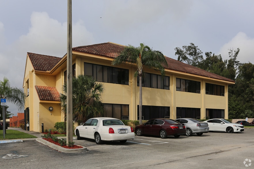 More Photos Of 2669 Forest Hill Blvd, Palm Springs Coworking Space