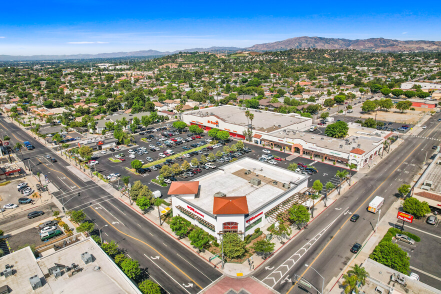 Primary Photo Of 317 San Fernando Mission Blvd, San Fernando General Retail For Lease