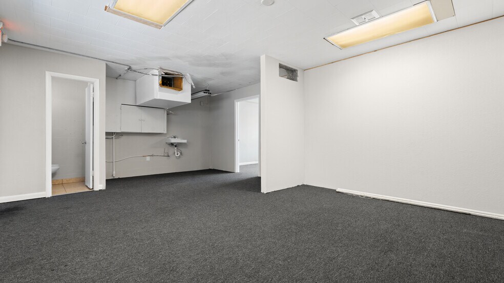 More Photos Of 648 S Commerce Ave, Sebring Freestanding For Sale