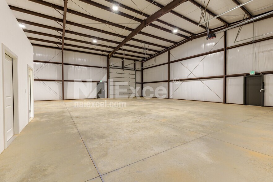 More Photos Of 950 S Regional Park Rd, Hurricane Industrial For Sale