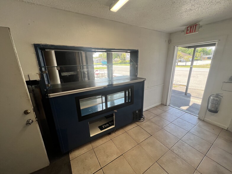 More Photos Of 5830 Gall Blvd, Zephyrhills Restaurant For Sale