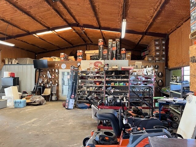 More Photos Of 707 E Milam St, Wharton Showroom For Sale