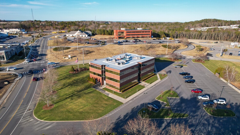 More Photos Of 50 Resnik Rd, Plymouth Office For Lease