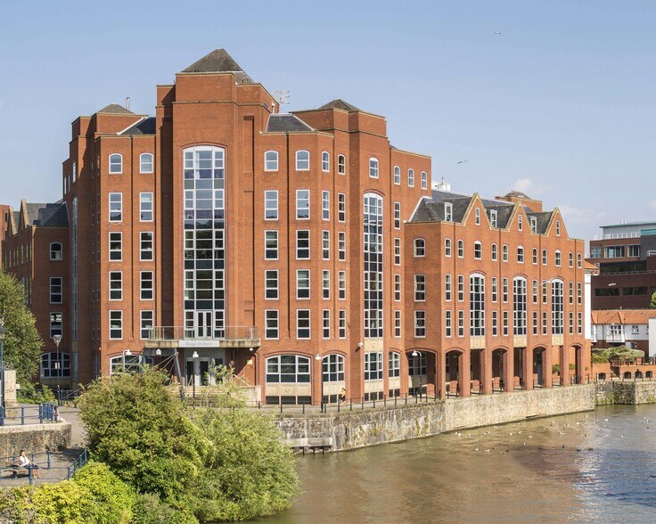 More Photos Of 1 Queen St, Bristol Office For Sale