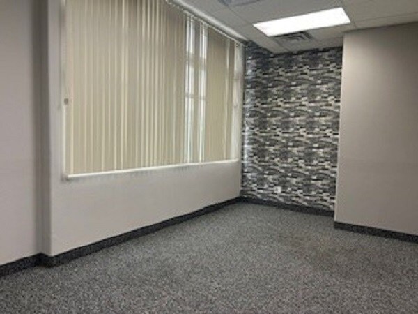 More Photos Of 375 N Stephanie St, Henderson Office For Sale