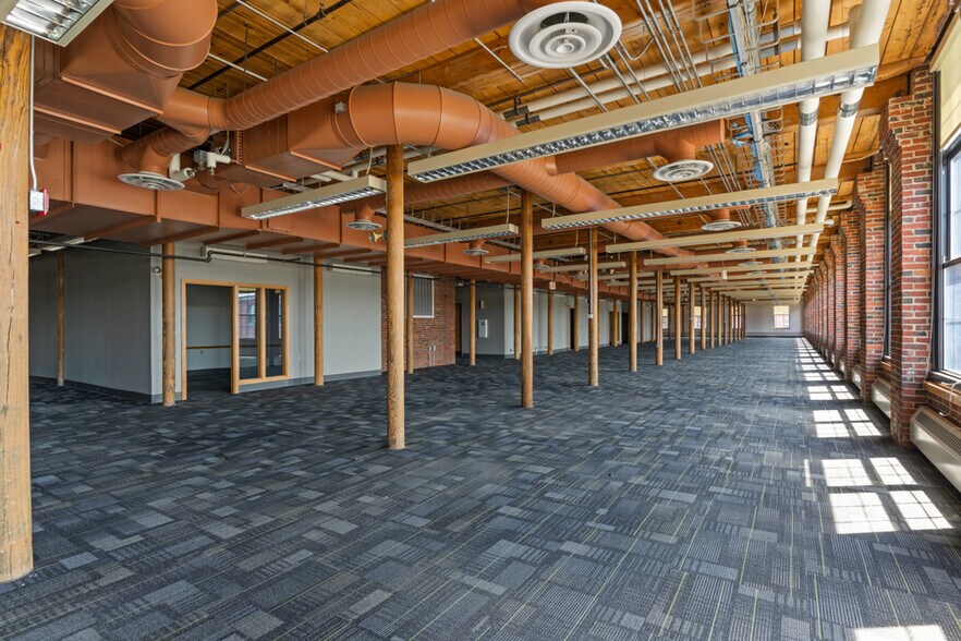 More Photos Of 140 Mill St, Lewiston Office Residential For Sale