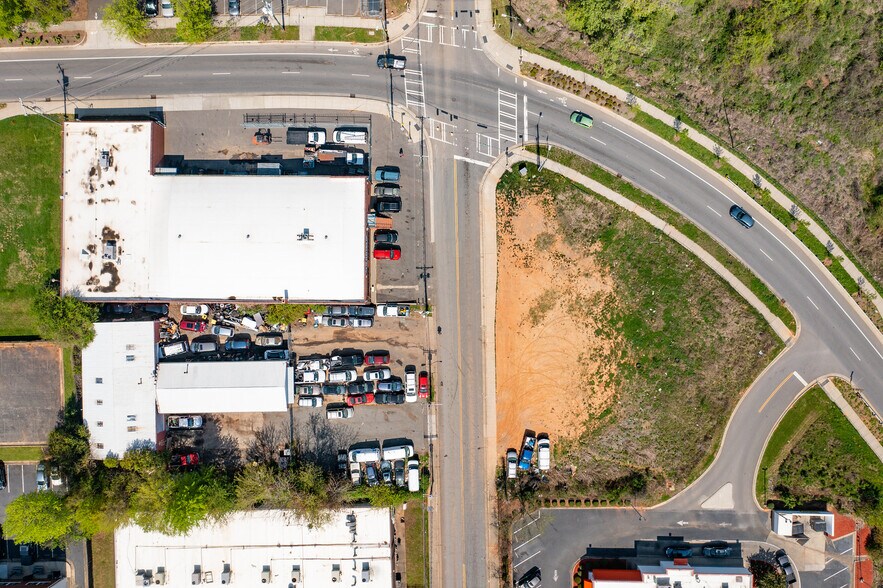 More Photos Of 127 W 28th St, Charlotte Warehouse For Lease