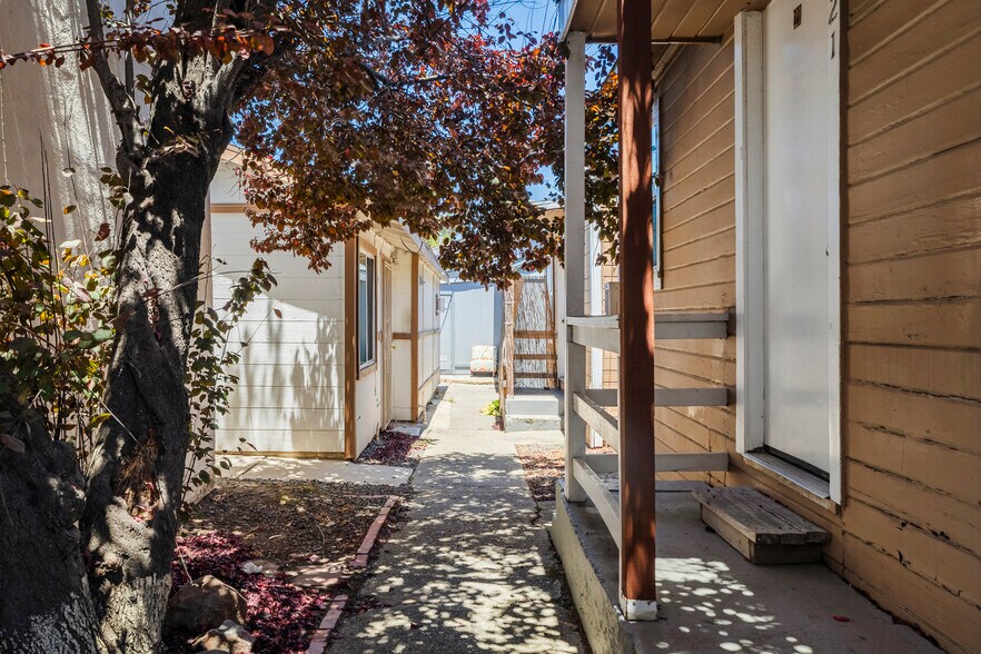 More Photos Of 19-37 Washington St, Bay, Bay Point Apartments For Sale