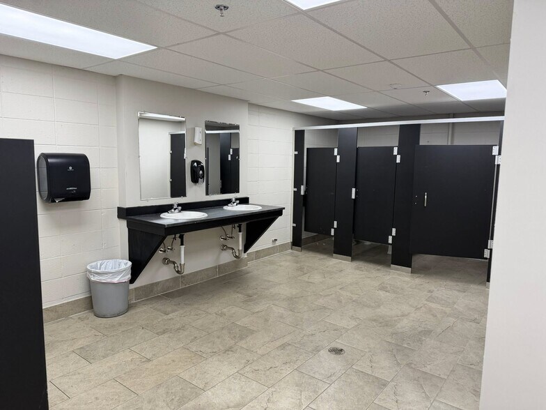 More Photos Of One Hartford Sq, New Britain Manufacturing For Lease