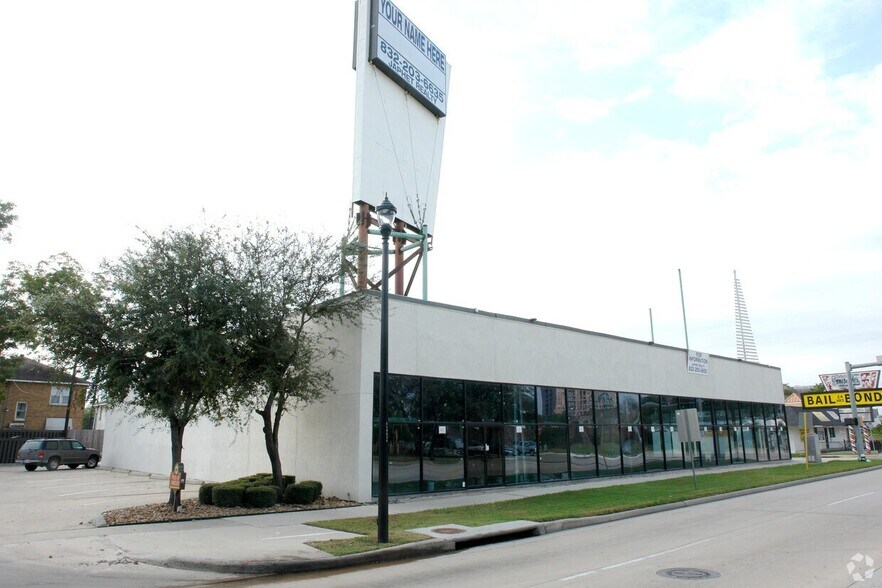 More Photos Of 4715 Main St, Houston Unknown For Lease