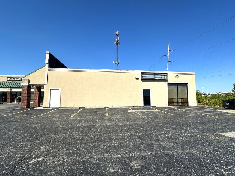 More Photos Of 8935-8947 Kingsridge Rd, Dayton Storefront Retail Office For Sale