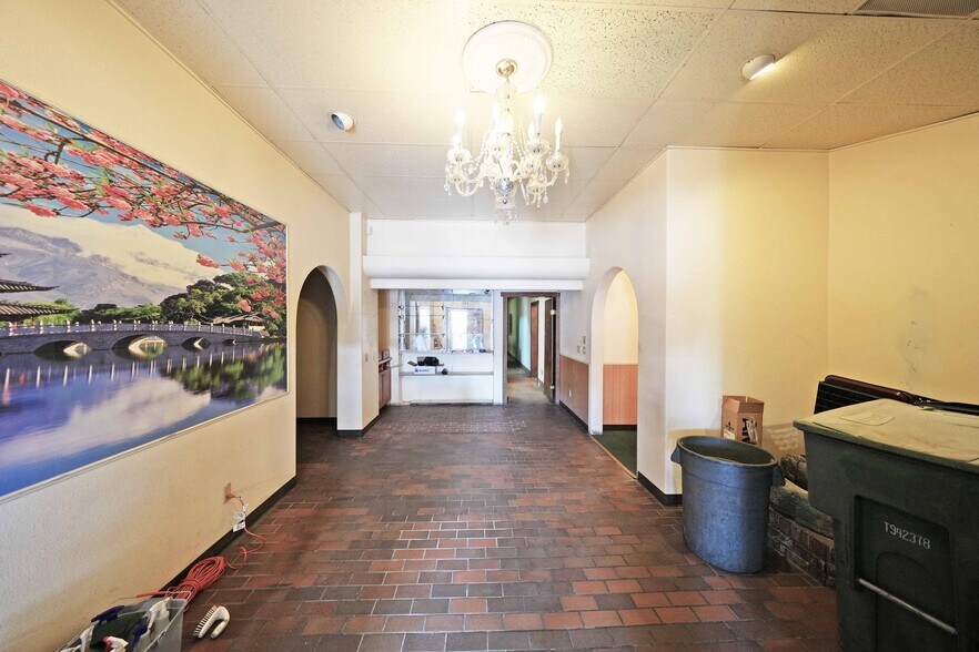 More Photos Of 1406 N 1st St, Yakima Restaurant For Sale