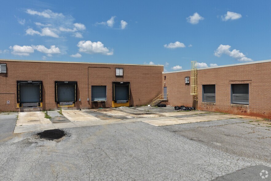 More Photos Of 615 Industrial Ave, Salisbury Warehouse For Sale