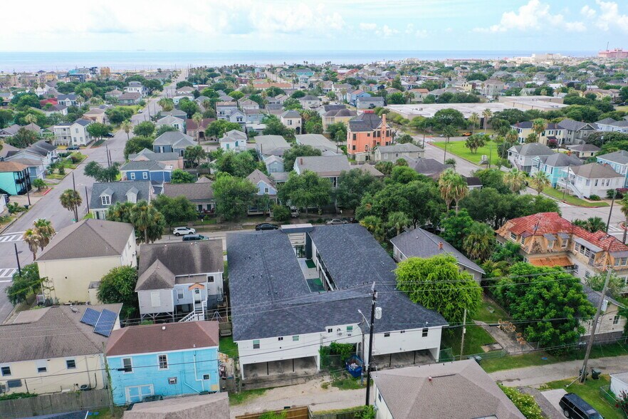 More Photos Of 912 Church St, Galveston Apartments For Sale