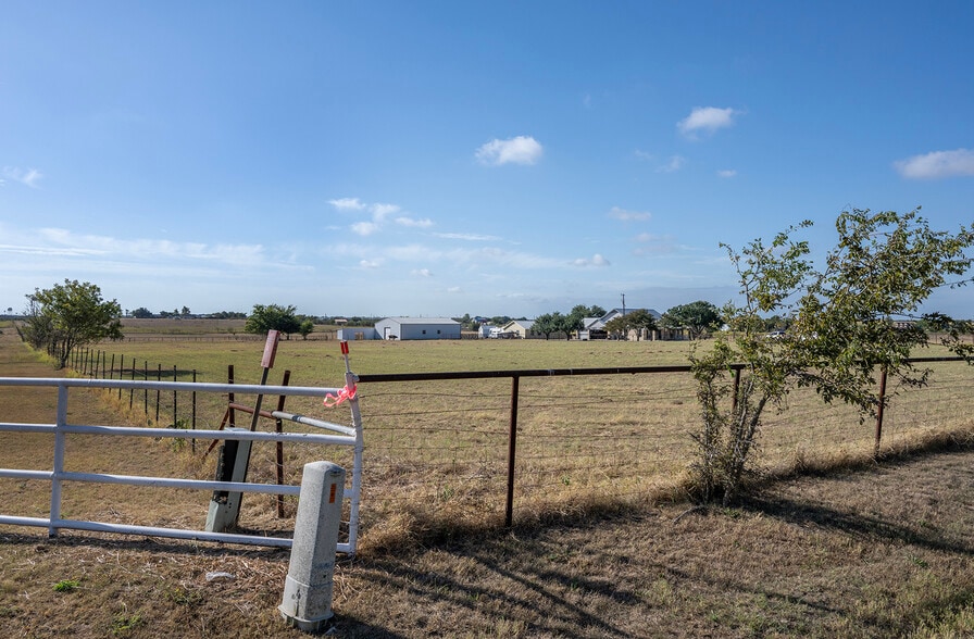 More Photos Of 1833 County Road 305, Jarrell Land For Sale
