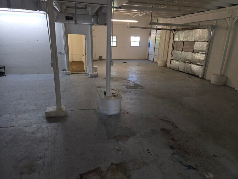 More Photos Of 211 Missouri Ave N, Largo Storefront Retail Office For Lease