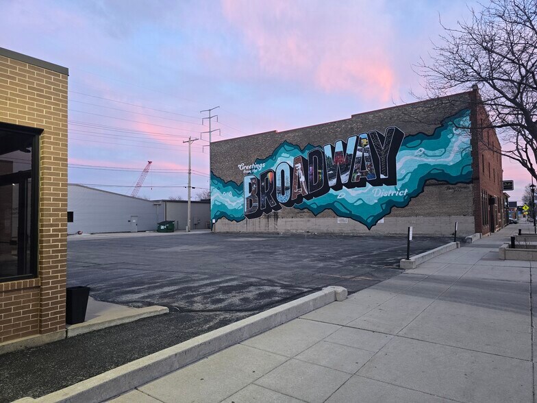 More Photos Of 317 W Walnut St, Green Bay Office For Lease