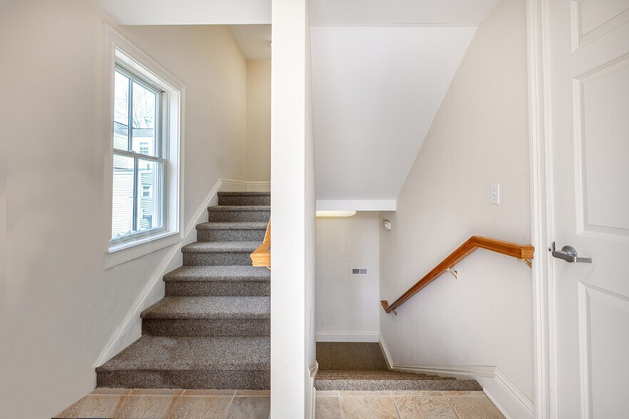 More Photos Of 27 Catoonah St, Ridgefield General Retail For Sale