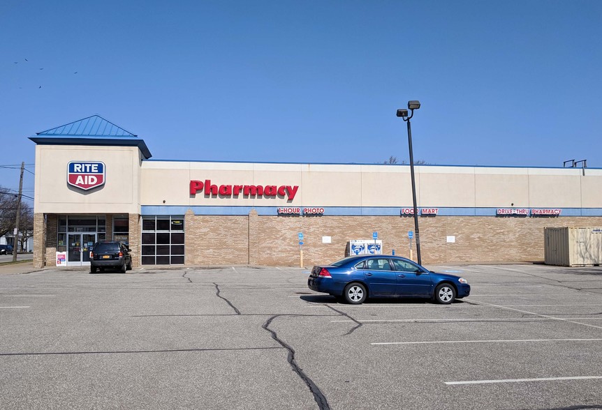 Primary Photo Of 1709 Liberty St, Erie Drugstore For Sale