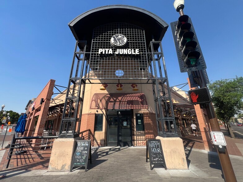 More Photos Of 4 E University Dr, Tempe Restaurant For Lease