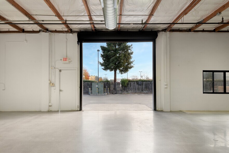 More Photos Of 914-918 Industrial Ave, Palo Alto Warehouse For Lease