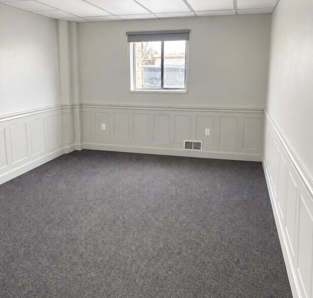 More Photos Of 663-679 Dawson Dr, Newark Warehouse For Lease