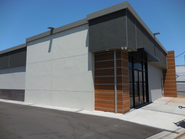 Primary Photo Of 1439 Plaza Del Amo, Torrance Warehouse For Sale