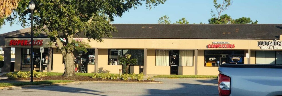 More Photos Of 861-927 E Semoran Blvd, Casselberry Unknown For Lease