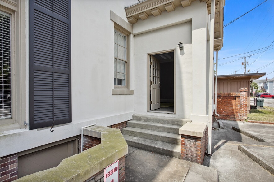 More Photos Of 1719 Abercorn St, Savannah Office Residential For Sale
