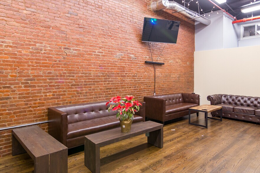 More Photos Of 371 Canal St, New York Apartments For Lease