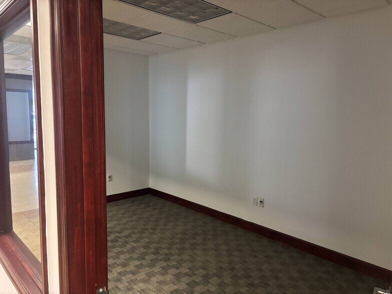 More Photos Of 999 PONCE DE LEON Blvd, Coral Gables Medical For Lease