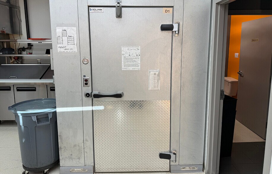 More Photos Of 1887 Portage Av, Winnipeg General Retail For Lease