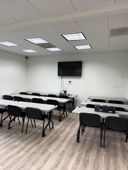 More Photos Of 9696 Bonita Beach Rd, Bonita Springs Office For Lease
